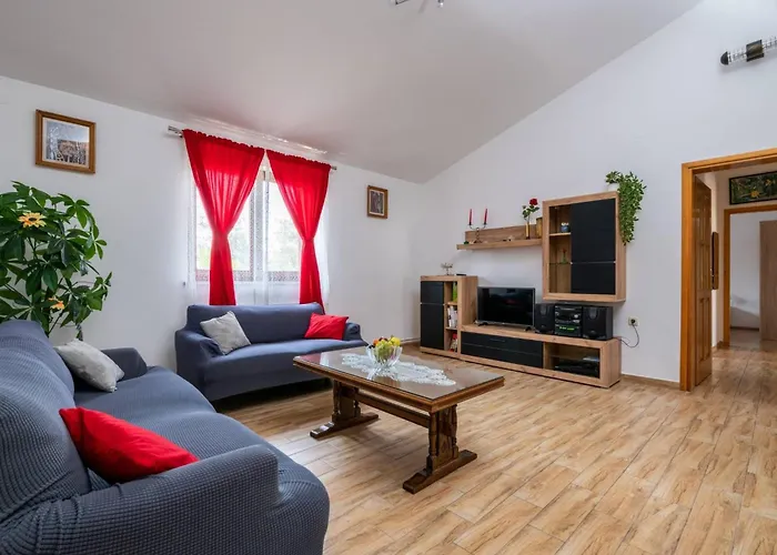 Sunce By Interhome * Pola