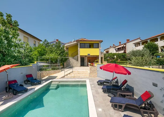 Sunce By Interhome Pula