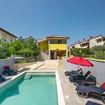 Sunce By Interhome Pula