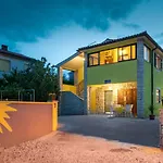 Dom wakacyjny Sunce By Interhome Pula