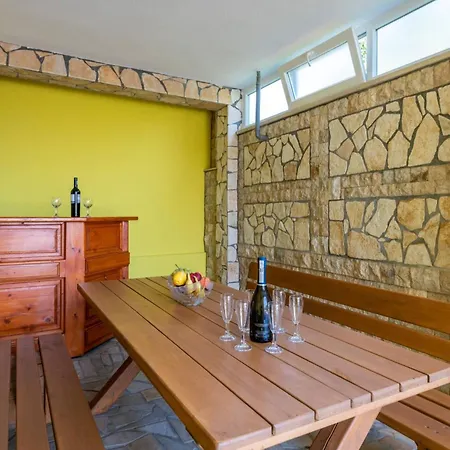Сasa de vacaciones Sunce By Interhome