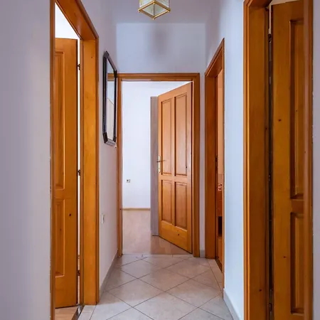 Sunce By Interhome Pula