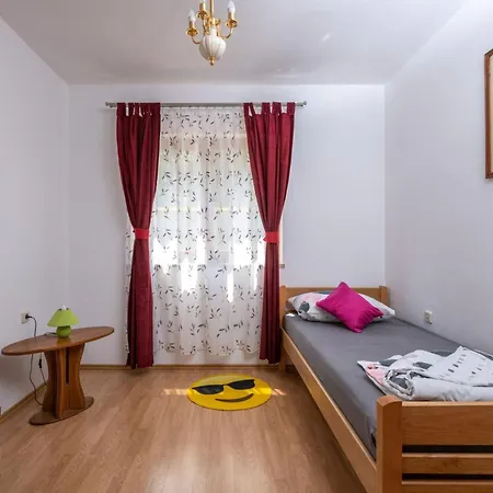 Сasa de vacaciones Sunce By Interhome
