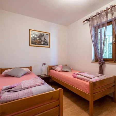 Сasa de vacaciones Sunce By Interhome