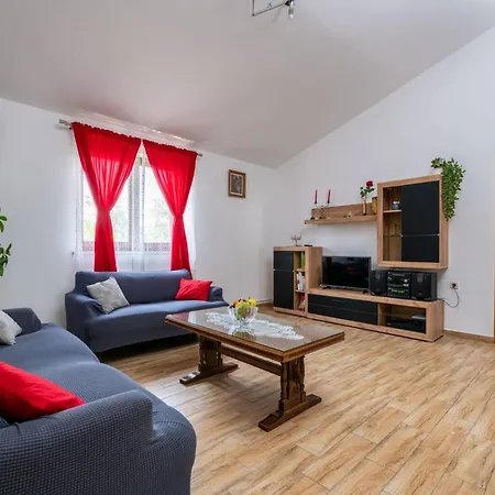 Sunce By Interhome * Pula